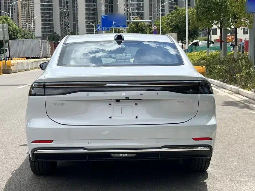 Geely Galaxy A7 2025 Model EM-i 150km Long-Distance Edition — миниатюра 18