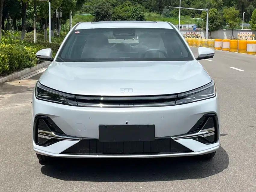 Geely Galaxy A7 2025 Model EM-i 150km Long-Distance Edition — миниатюра 19