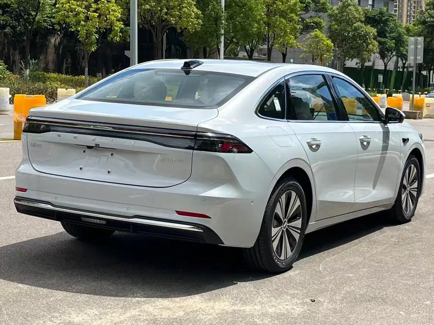 Geely Galaxy A7 2025 Model EM-i 150km Long-Distance Edition — миниатюра 20