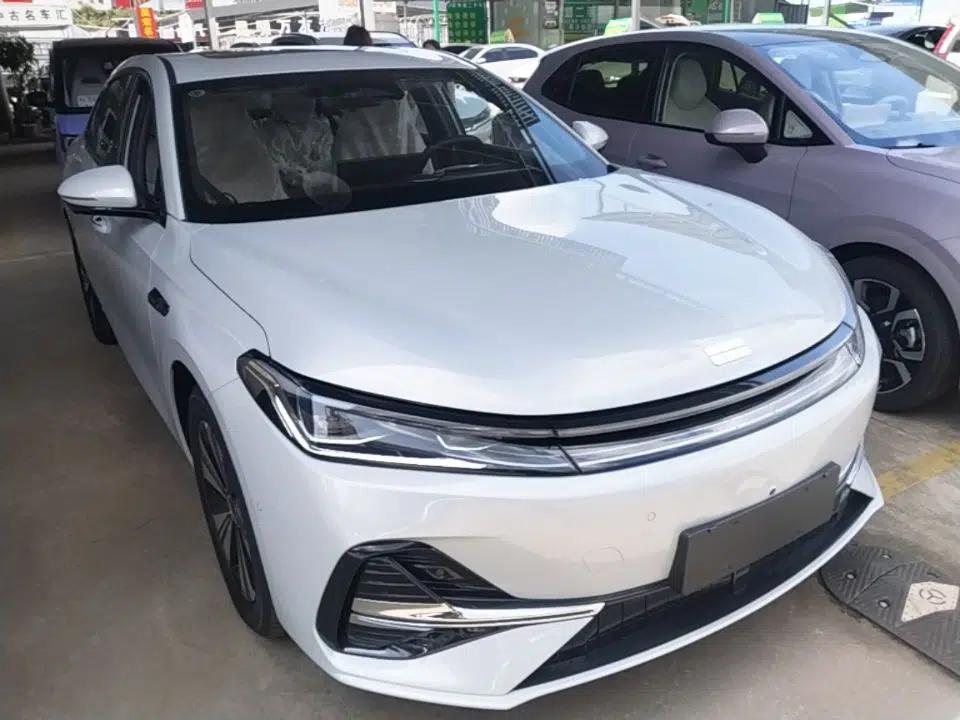 Geely Galaxy A7 2025 Model EM-i 150km Long-Distance Edition — миниатюра 3