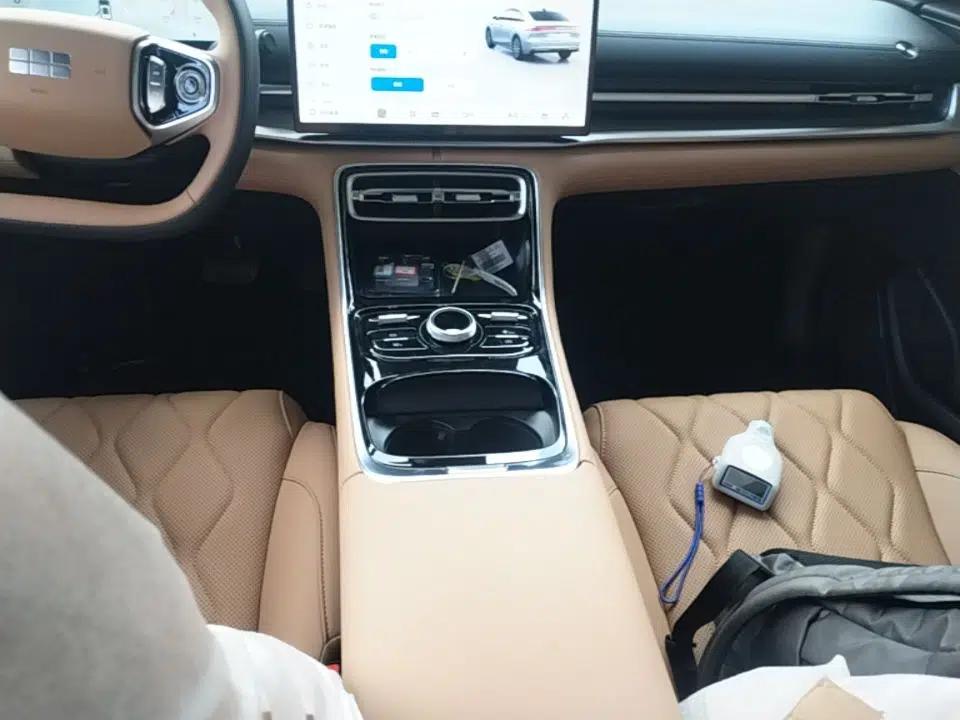 Geely Galaxy A7 2025 Model EM-i 150km Long-Distance Edition — миниатюра 25