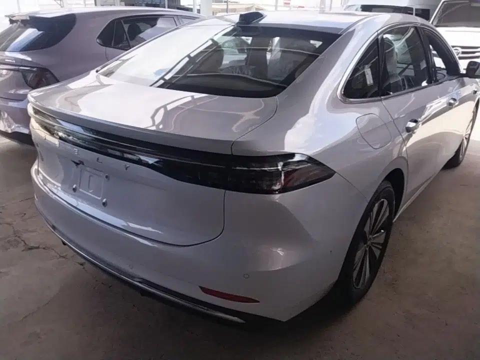 Geely Galaxy A7 2025 Model EM-i 150km Long-Distance Edition — миниатюра 6