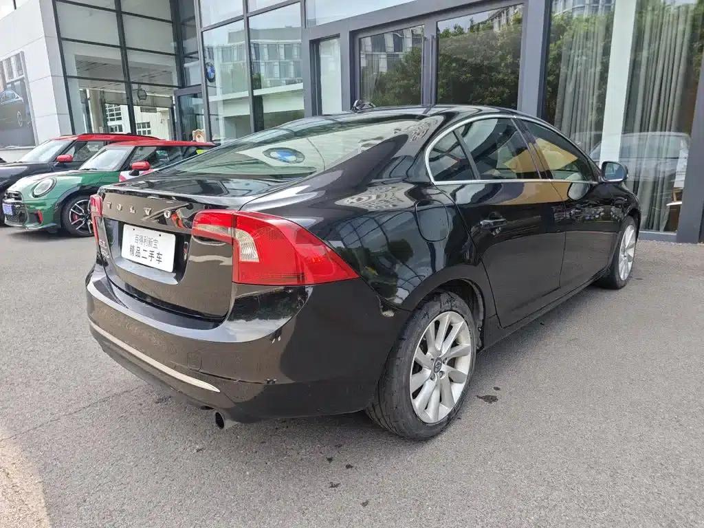 2015 Volvo S60 S60L 2.0T Smart Edition — миниатюра 3