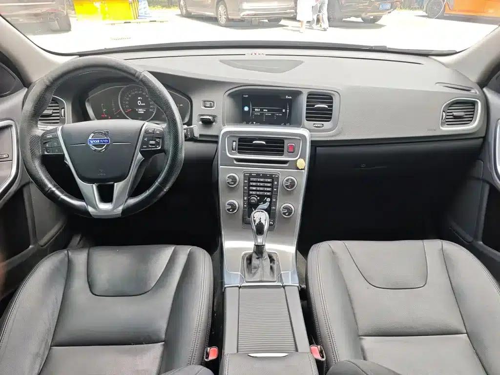 2015 Volvo S60 S60L 2.0T Smart Edition — миниатюра 5