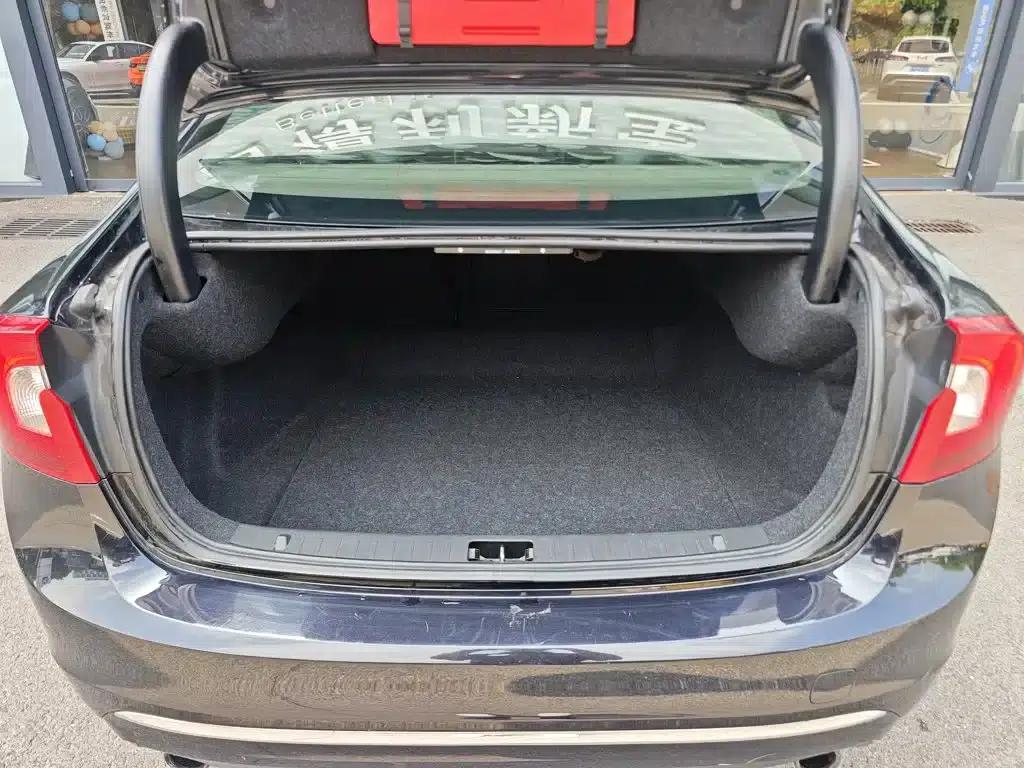 2015 Volvo S60 S60L 2.0T Smart Edition — миниатюра 10