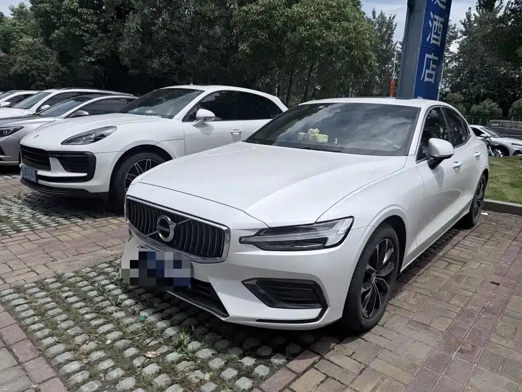 2022 Volvo S60 B4 Smart Luxury Edition — миниатюра 4