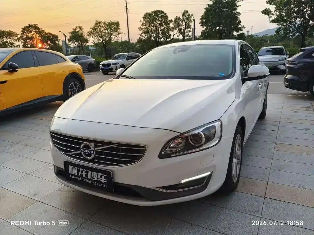 2018 Volvo S60 S60L T3 Smart Edition — миниатюра 1