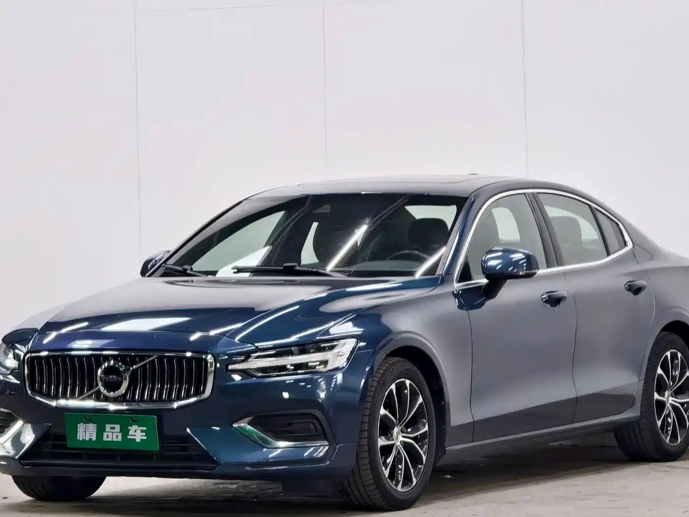 2021 Volvo S60 T4 Inscription Luxury Edition — миниатюра 1