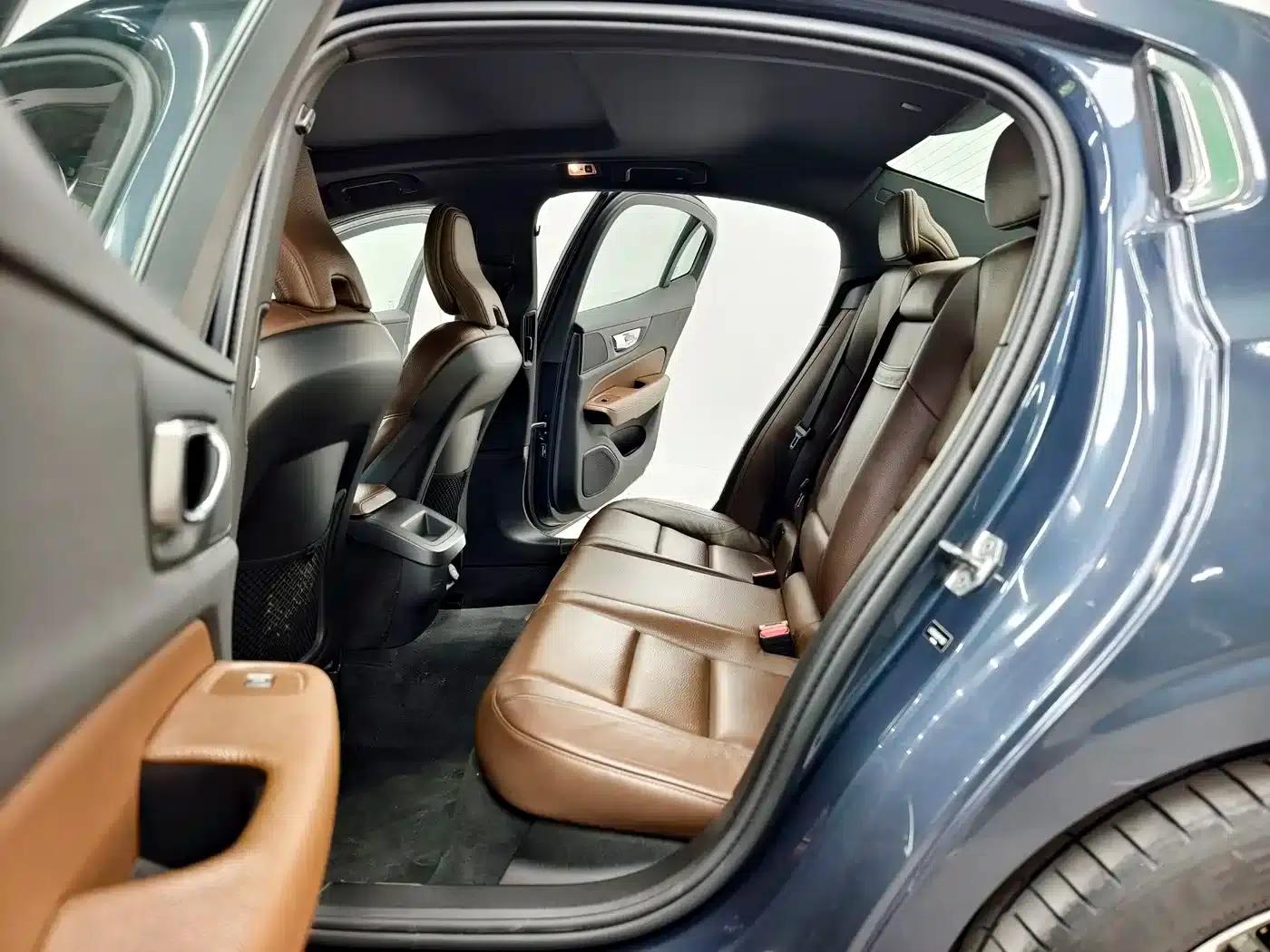 2021 Volvo S60 T4 Inscription Luxury Edition — миниатюра 13
