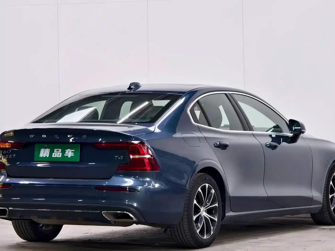 2021 Volvo S60 T4 Inscription Luxury Edition — миниатюра 4