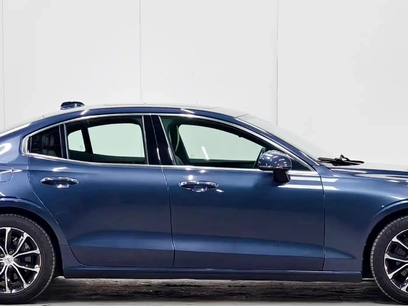 2021 Volvo S60 T4 Inscription Luxury Edition — миниатюра 8