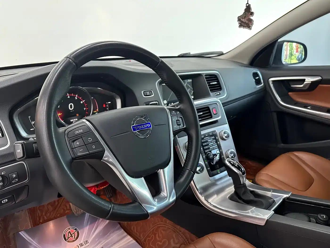 2017 Volvo S60L T4 Smart Edition — миниатюра 14