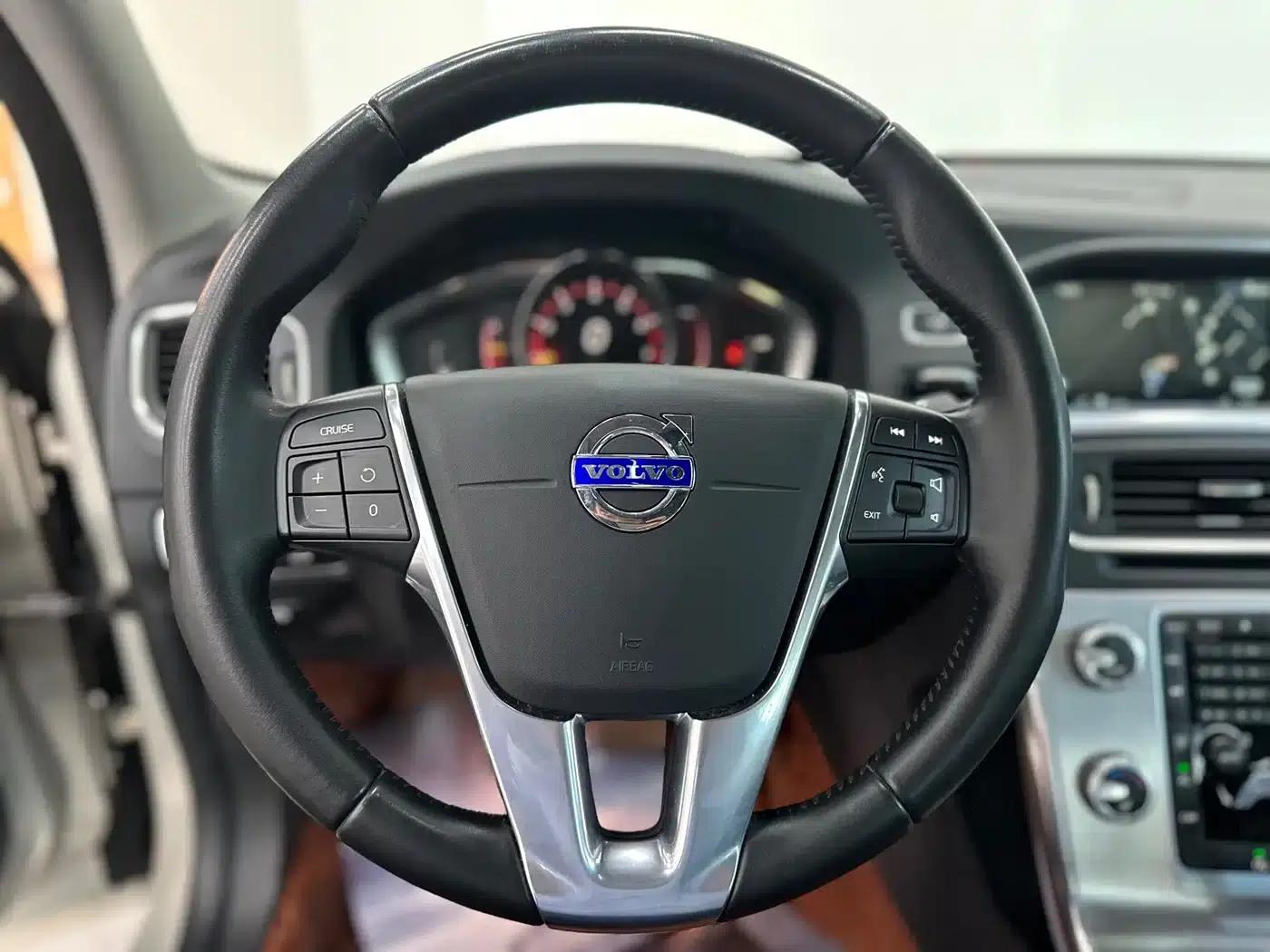 2017 Volvo S60L T4 Smart Edition — миниатюра 7