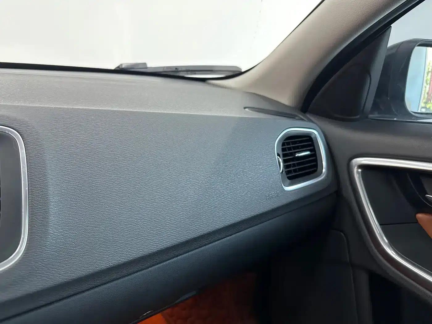 2017 Volvo S60L T4 Smart Edition — миниатюра 9