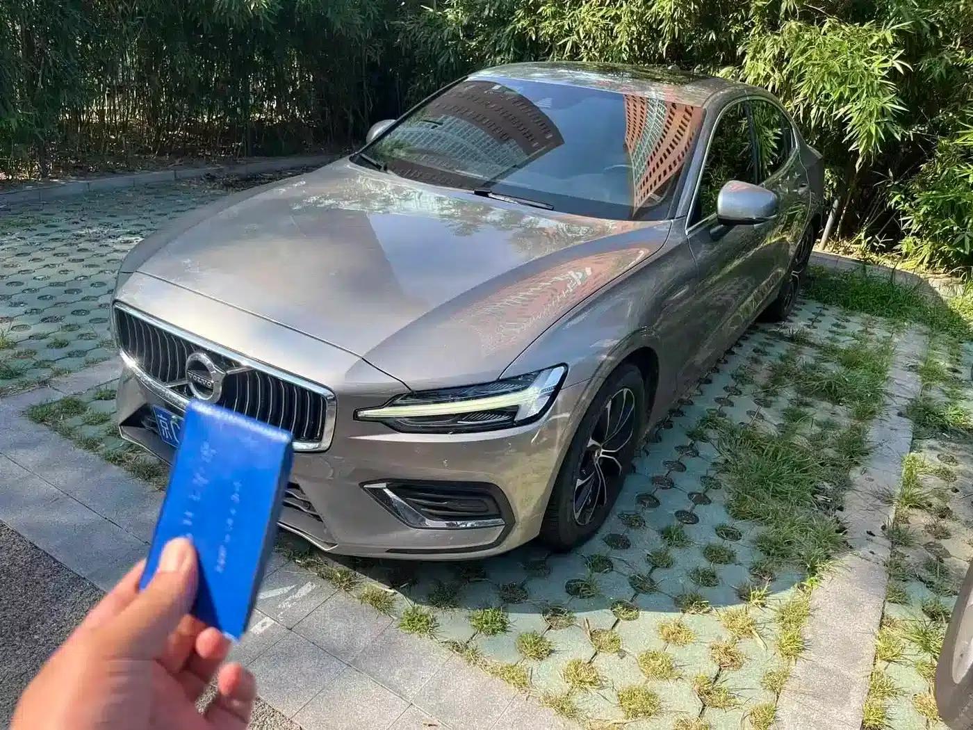 2022 Volvo S60 B4 Smart Luxury Edition — миниатюра 1