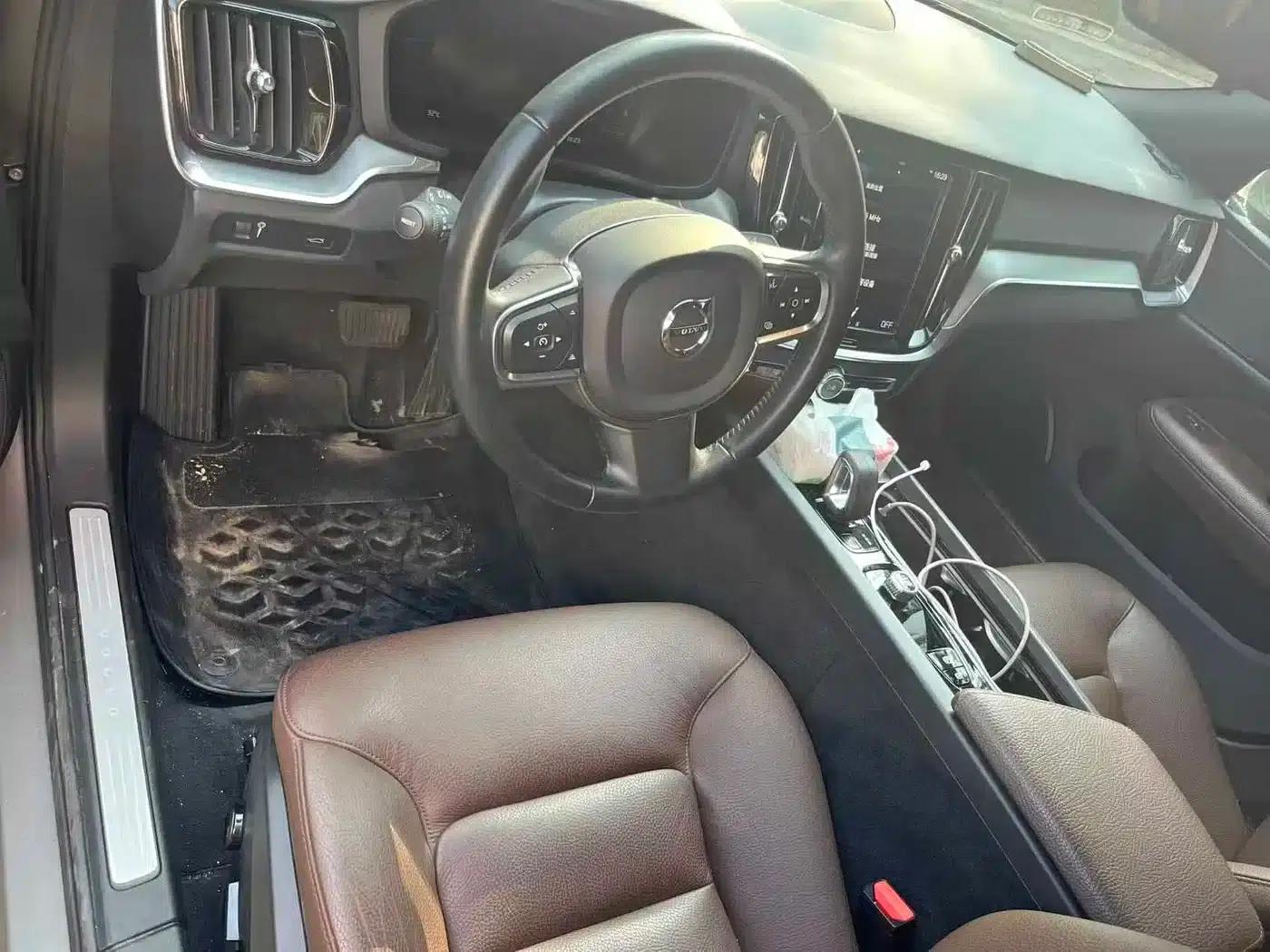 2022 Volvo S60 B4 Smart Luxury Edition — миниатюра 3