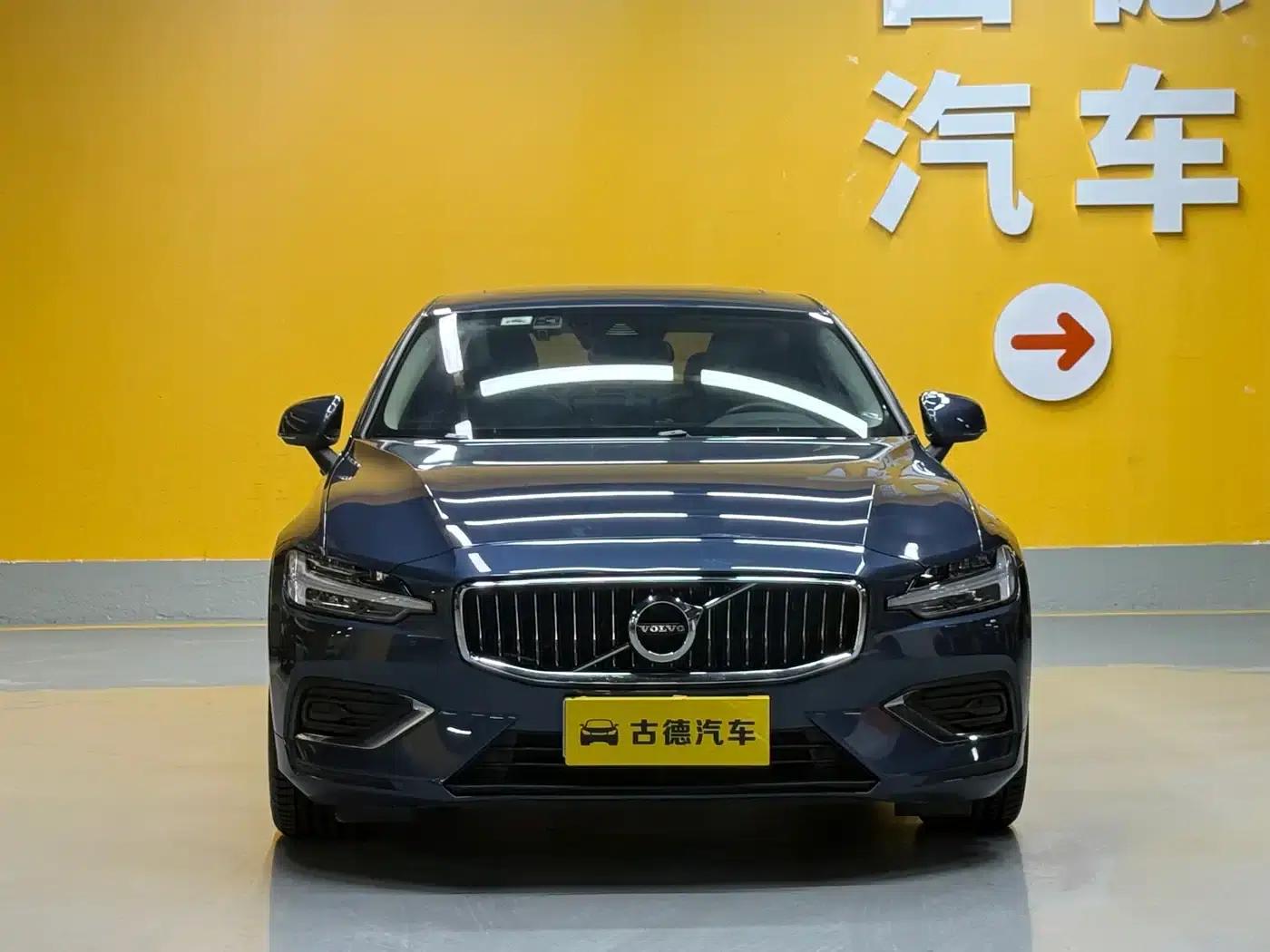 2022 Volvo S60 B4 Smart Luxury Edition — миниатюра 2