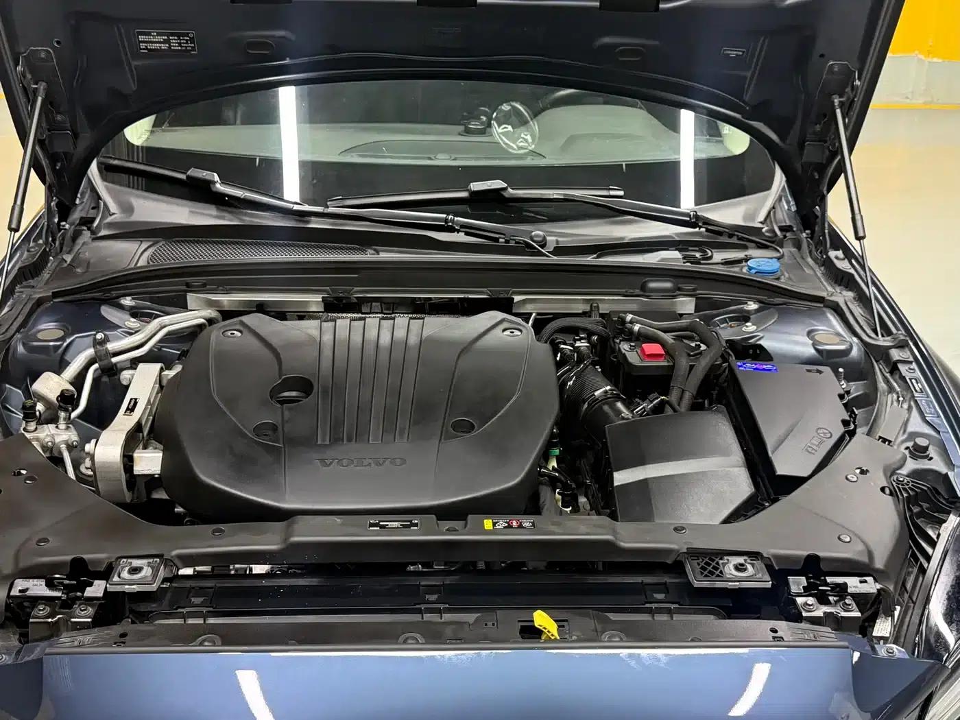 2022 Volvo S60 B4 Smart Luxury Edition — миниатюра 23