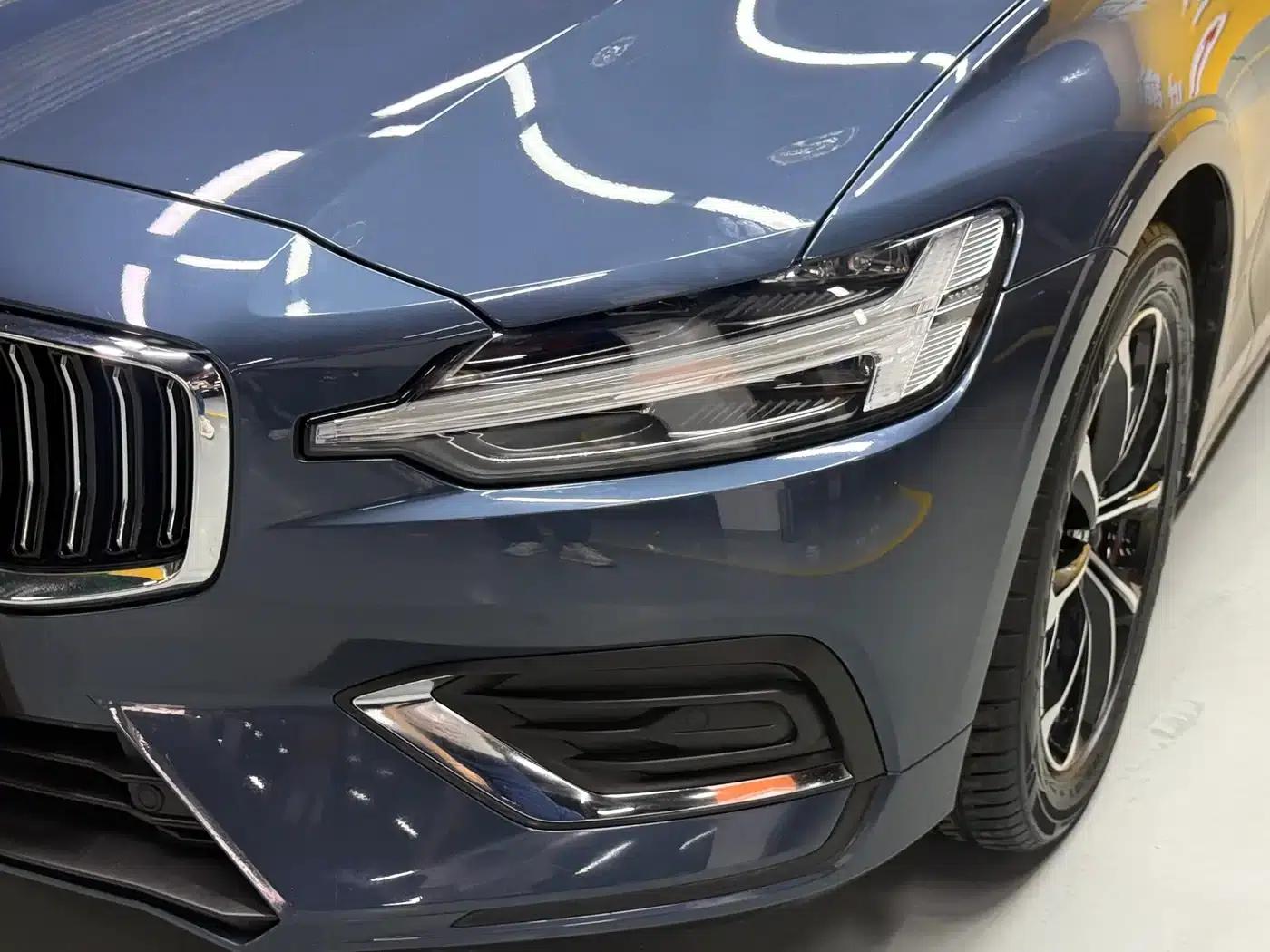 2022 Volvo S60 B4 Smart Luxury Edition — миниатюра 24