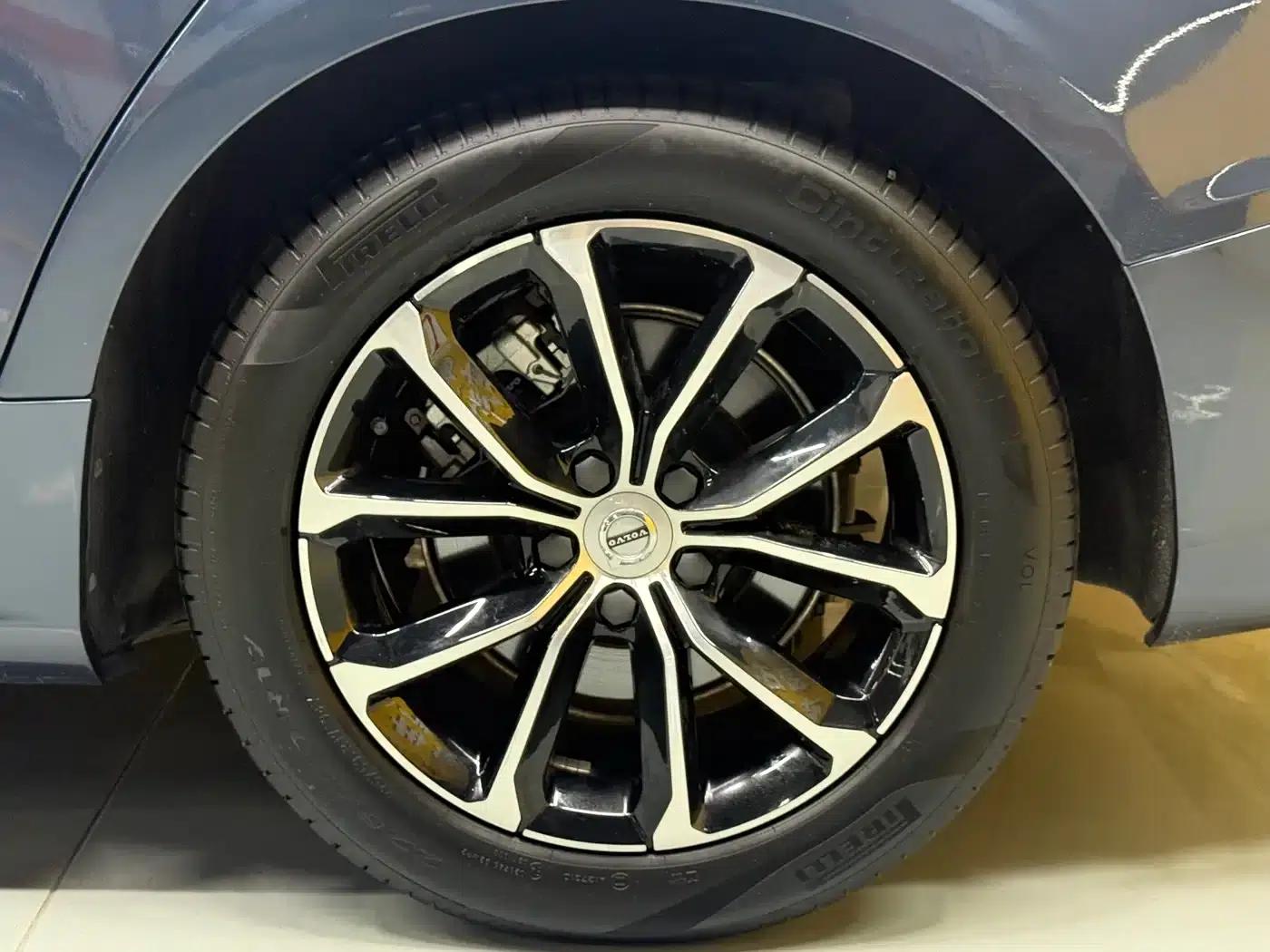 2022 Volvo S60 B4 Smart Luxury Edition — миниатюра 25