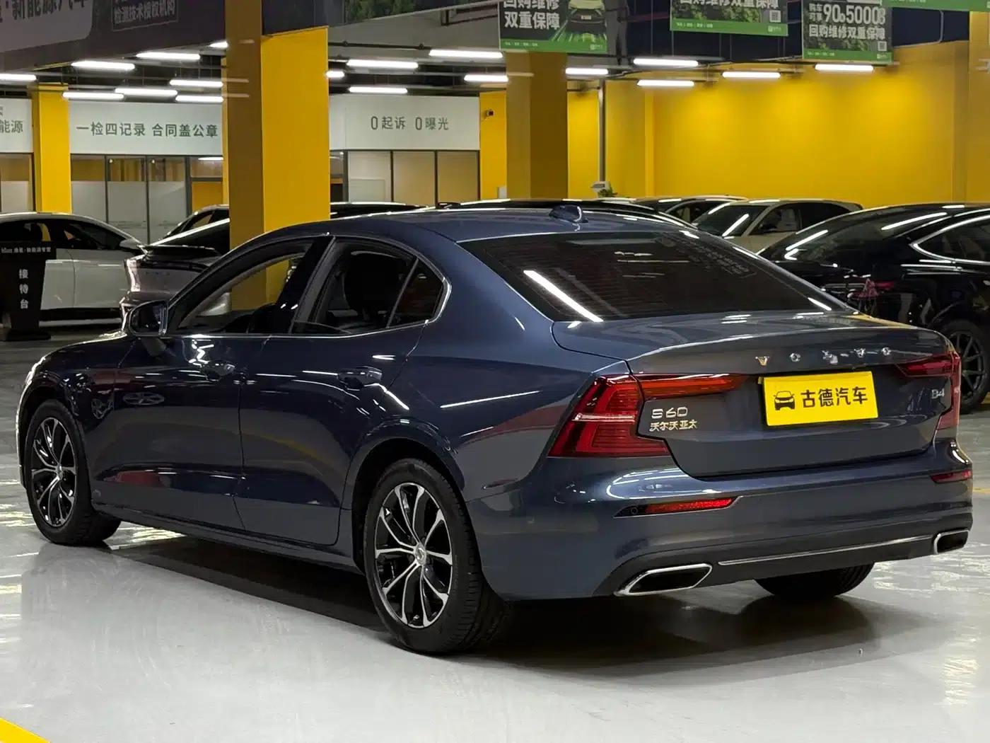 2022 Volvo S60 B4 Smart Luxury Edition — миниатюра 5