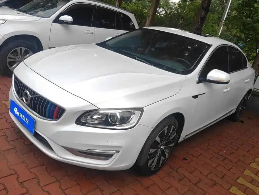 2018 Volvo S60 S60L T3 Smart Progressive Edition — миниатюра 1