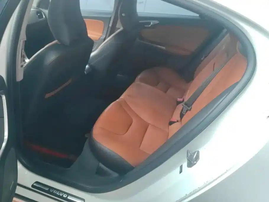 2018 Volvo S60 S60L T3 Smart Progressive Edition — миниатюра 11