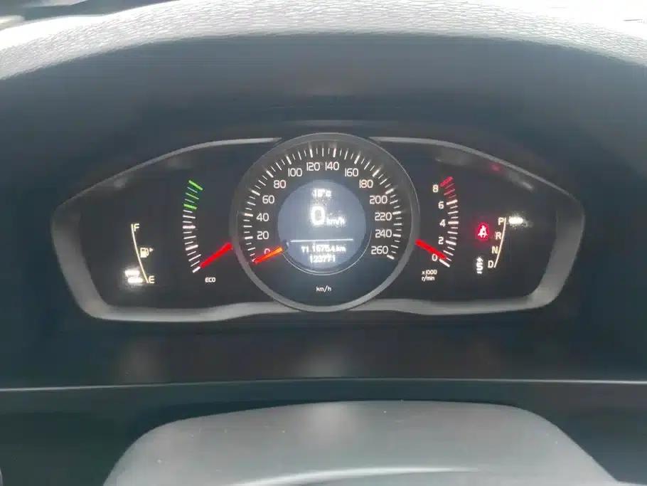 2018 Volvo S60 S60L T3 Smart Progressive Edition — миниатюра 14