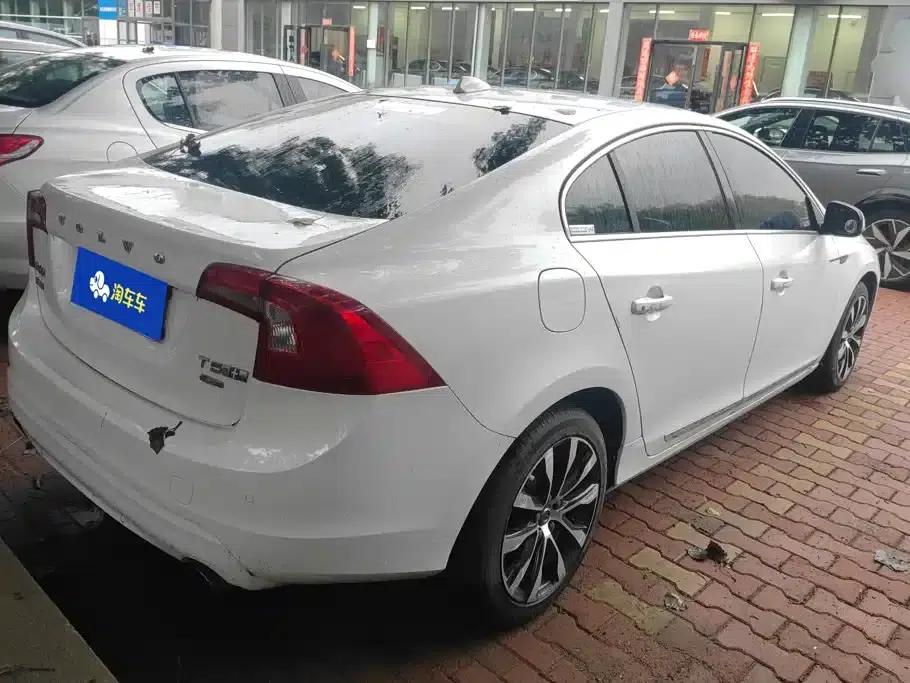 2018 Volvo S60 S60L T3 Smart Progressive Edition — миниатюра 3