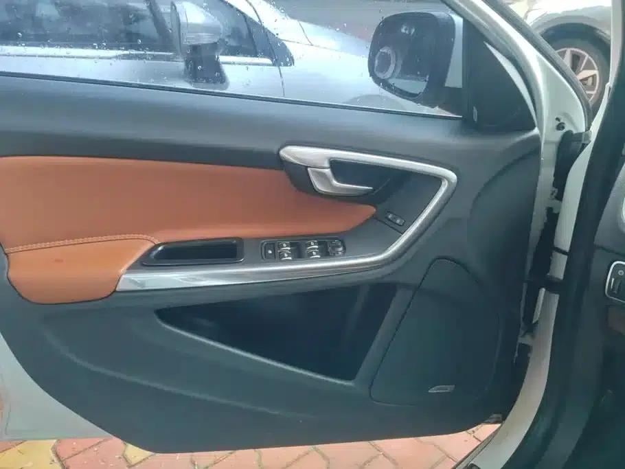 2018 Volvo S60 S60L T3 Smart Progressive Edition — миниатюра 7