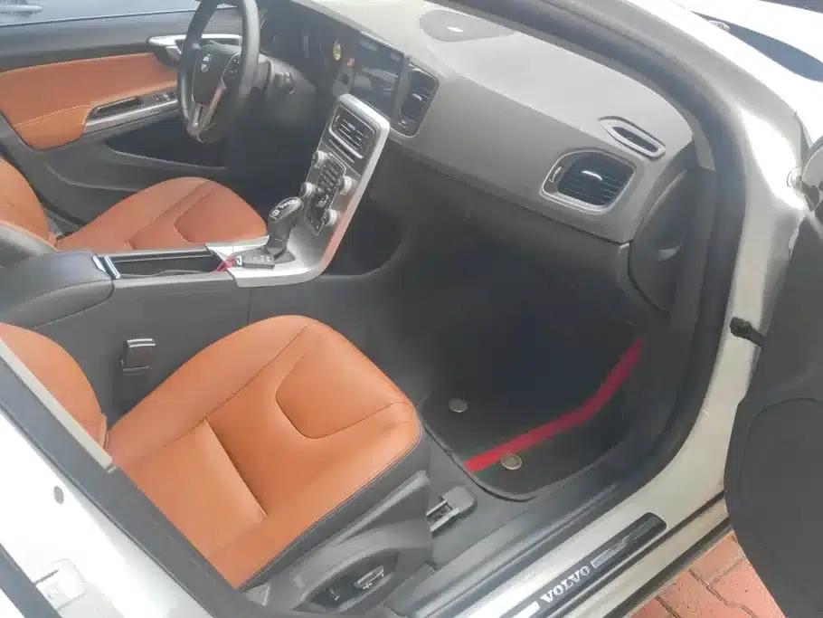 2018 Volvo S60 S60L T3 Smart Progressive Edition — миниатюра 8