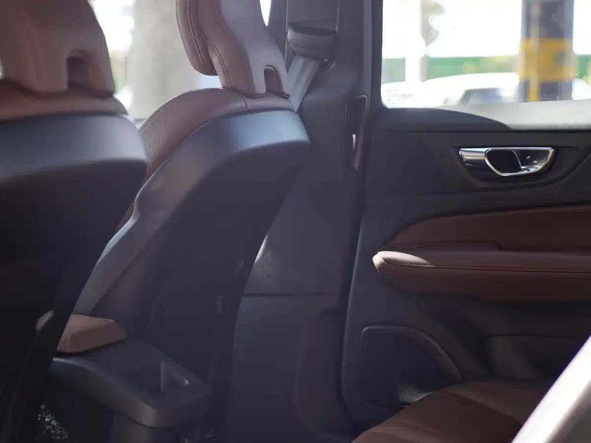 2020 Volvo S60 T4 Inscription Luxury Edition — миниатюра 11