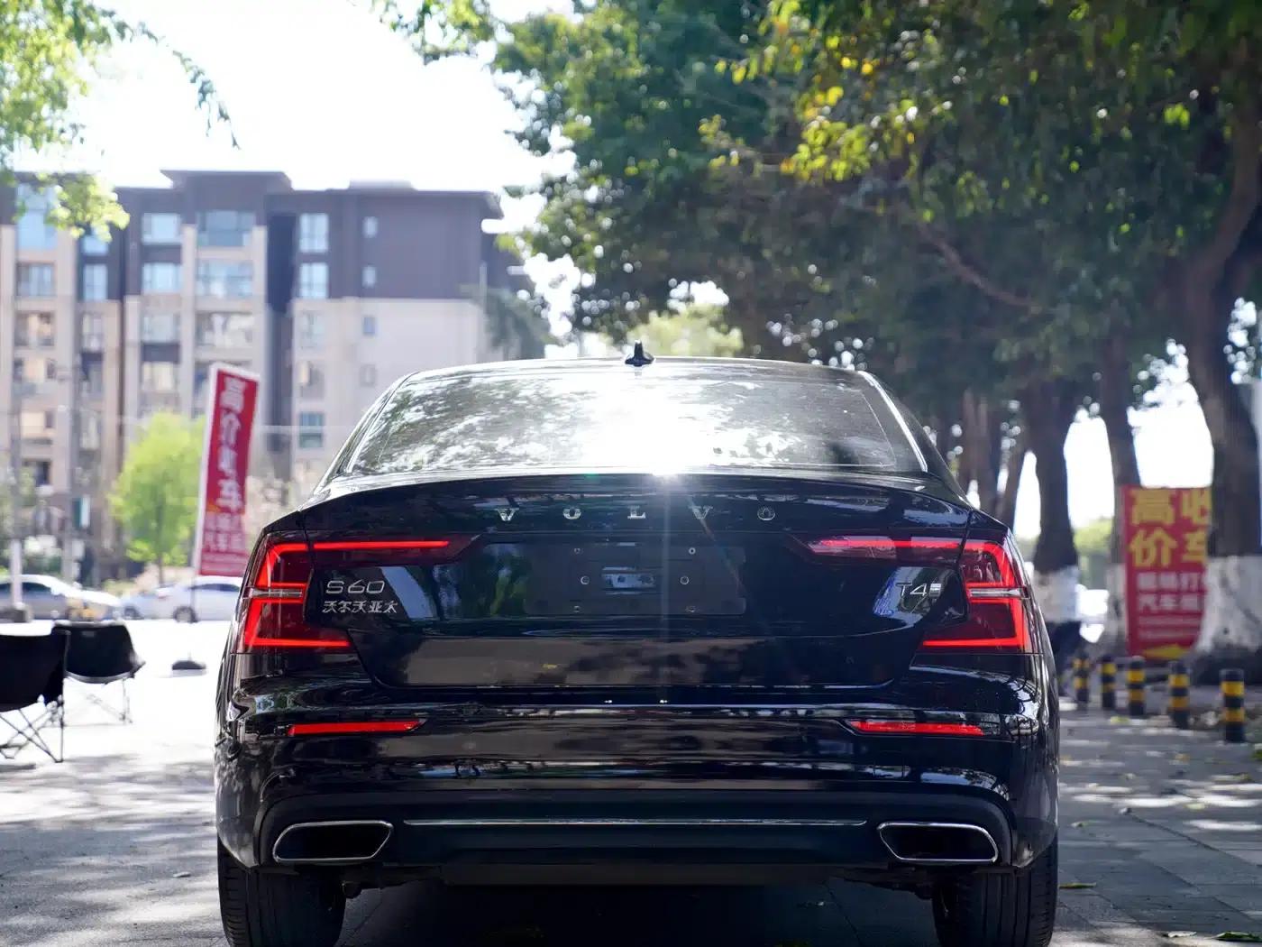 2020 Volvo S60 T4 Inscription Luxury Edition — миниатюра 16