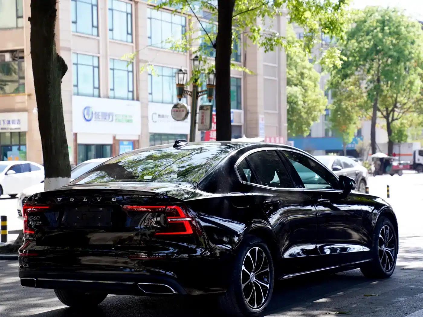 2020 Volvo S60 T4 Inscription Luxury Edition — миниатюра 17