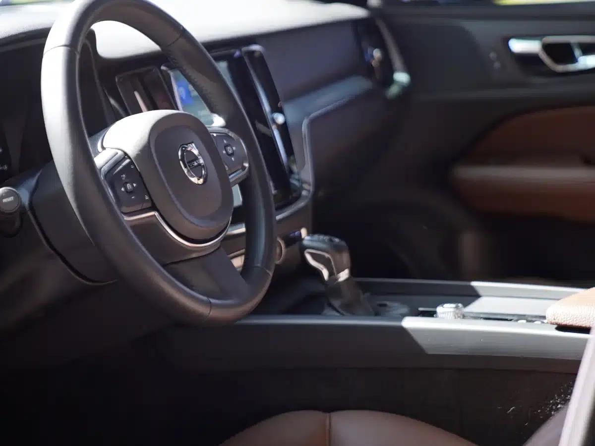 2020 Volvo S60 T4 Inscription Luxury Edition — миниатюра 6