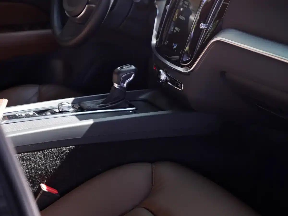2020 Volvo S60 T4 Inscription Luxury Edition — миниатюра 10