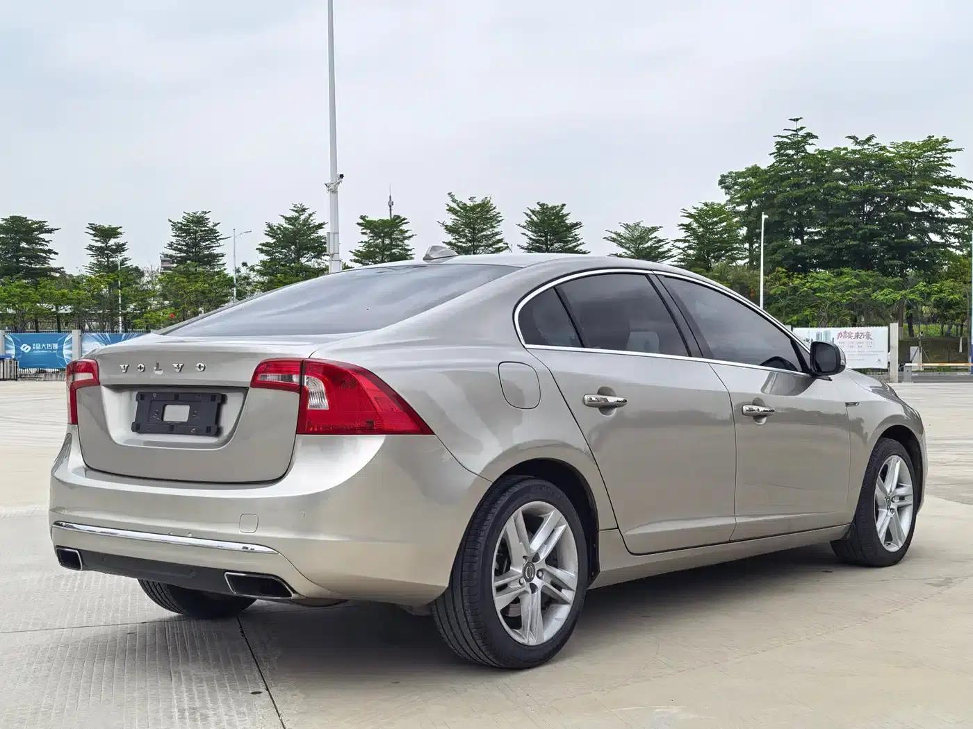 2015 Volvo S60 S60L T5 Smart Edition — миниатюра 17