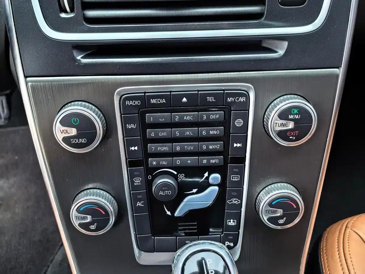 2015 Volvo S60 S60L T5 Smart Edition — миниатюра 10