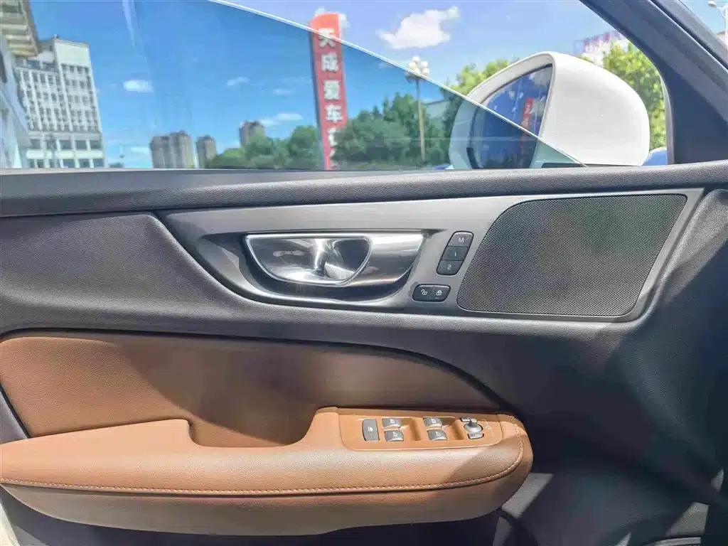 2026 Volvo S60 B4 Smart Luxury Edition — миниатюра 11