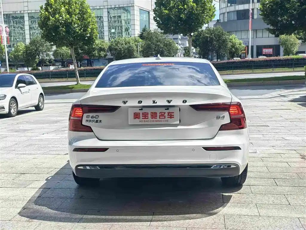 2026 Volvo S60 B4 Smart Luxury Edition — миниатюра 8