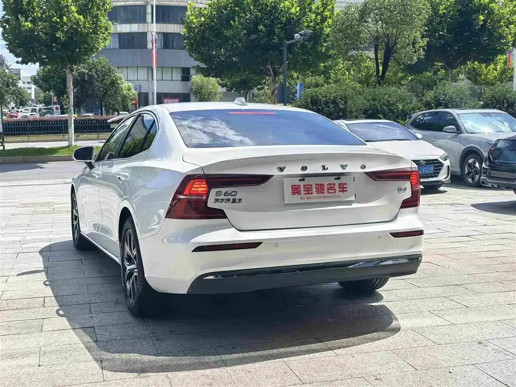 2026 Volvo S60 B4 Smart Luxury Edition — миниатюра 9