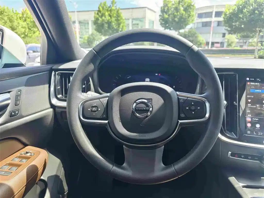 2026 Volvo S60 B4 Smart Luxury Edition — миниатюра 10