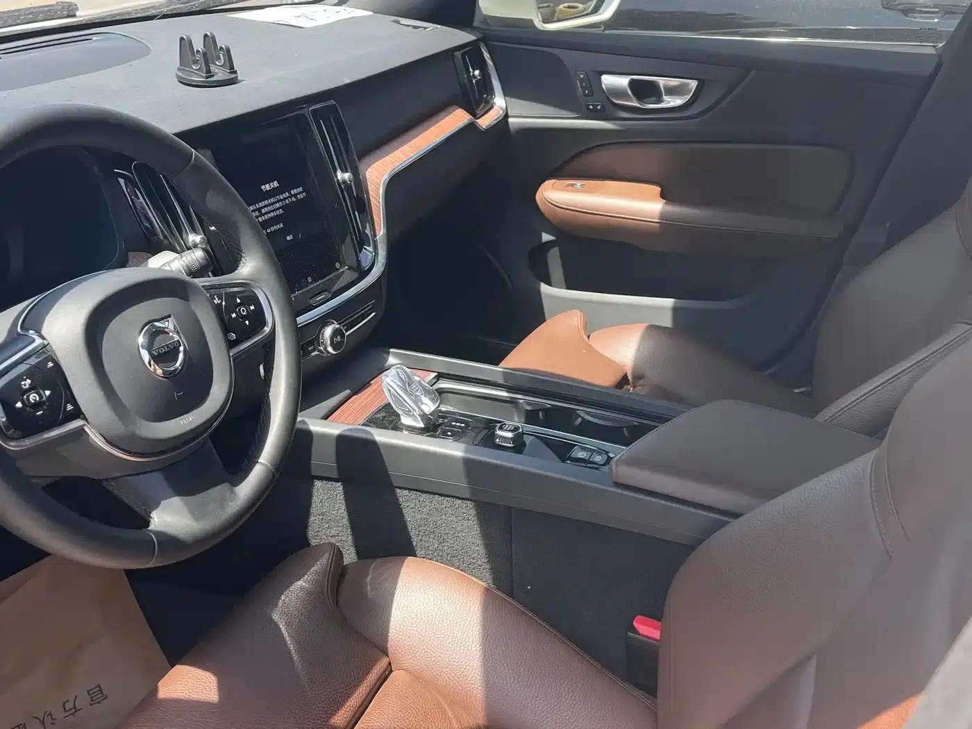 2024 Volvo S60 B4 Smart Luxury Edition — миниатюра 5