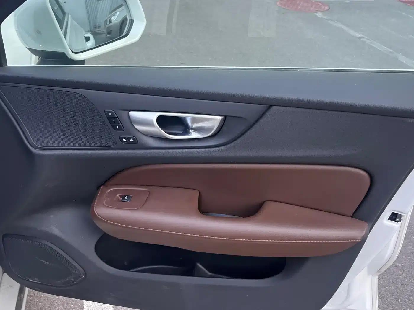 2024 Volvo S60 B4 Smart Luxury Edition — миниатюра 4