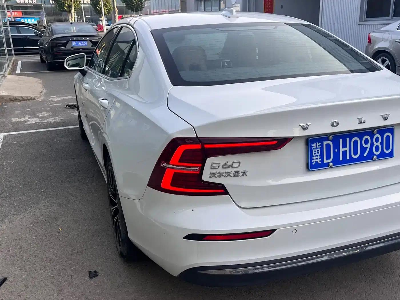 2024 Volvo S60 B4 Smart Luxury Edition — миниатюра 7