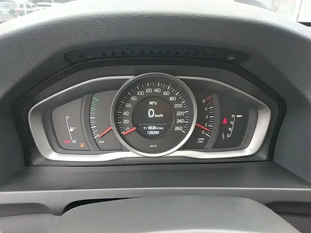 2018 Volvo S60 S60L T3 Smart Progressive Edition — миниатюра 12