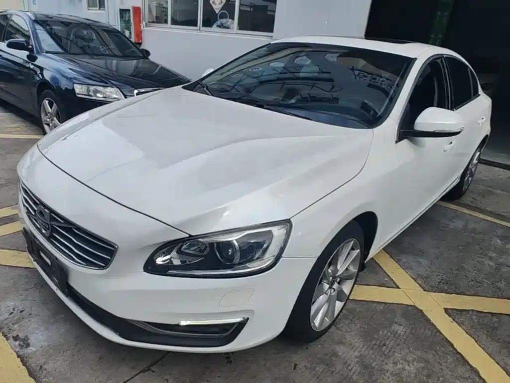 2018 Volvo S60 S60L T4 Smart Edition — миниатюра 1