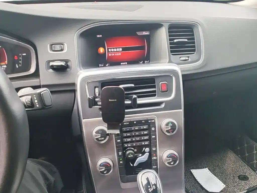 2018 Volvo S60 S60L T4 Smart Edition — миниатюра 13