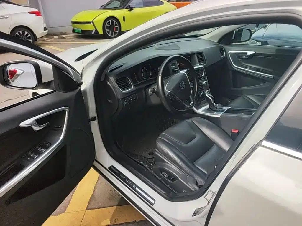 2018 Volvo S60 S60L T4 Smart Edition — миниатюра 16