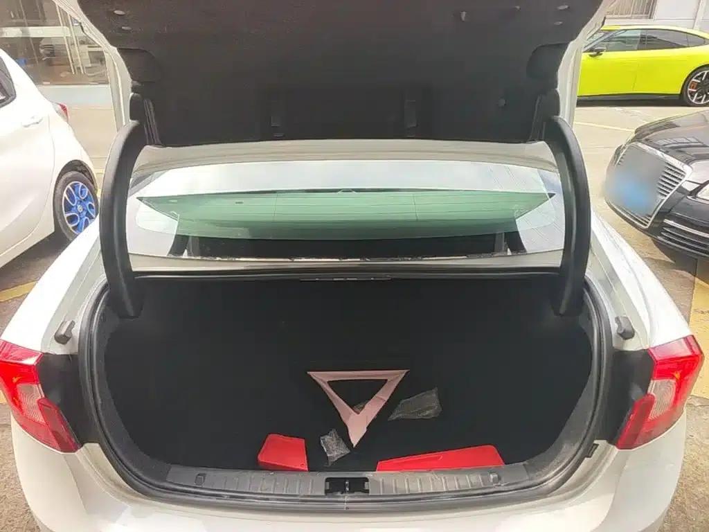 2018 Volvo S60 S60L T4 Smart Edition — миниатюра 19